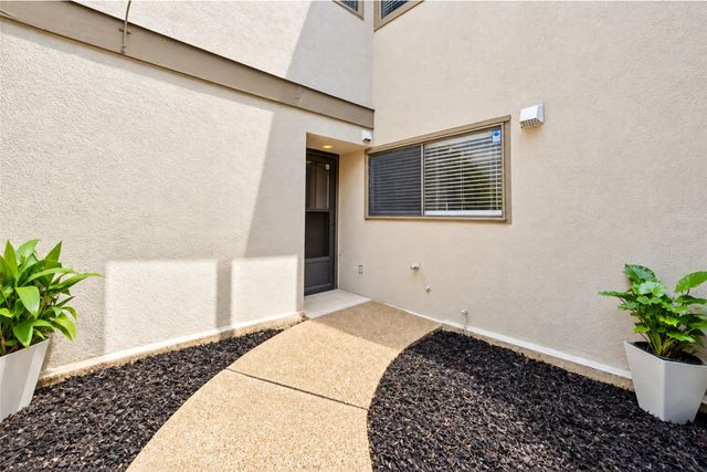 880 Tully Road 44, Houston, TX 77079
