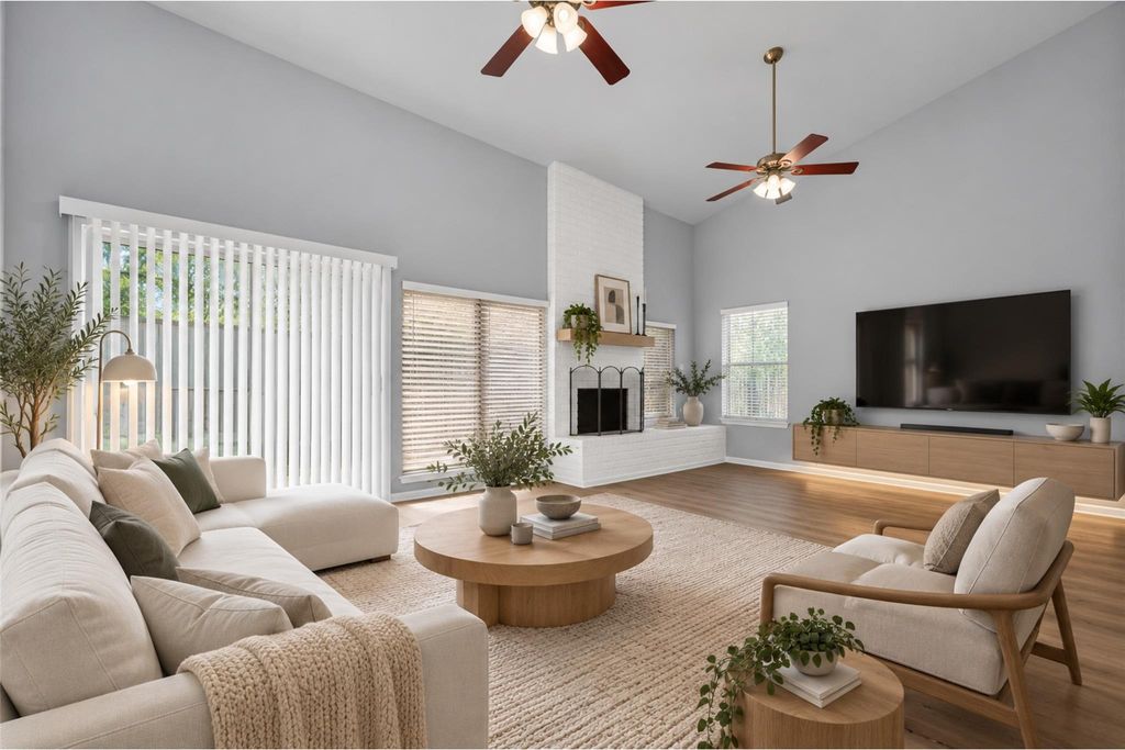 880 Tully Road 44, Houston, TX 77079