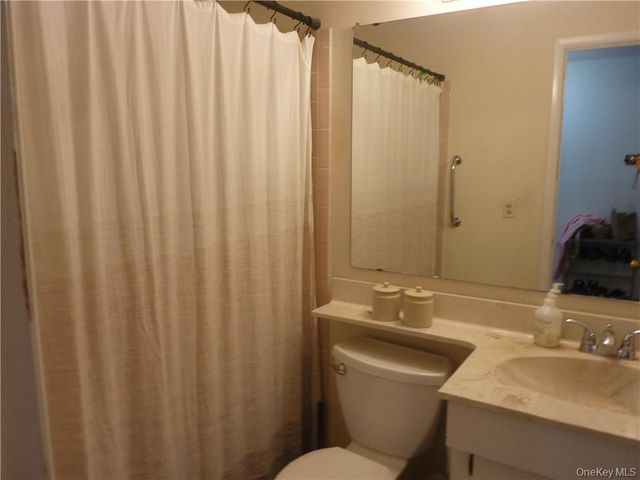 43 Doxbury Lane 43, Suffern, NY 10901