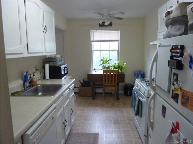 43 Doxbury Lane 43, Suffern, NY 10901