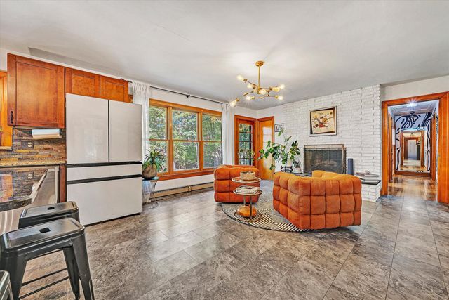 2673 Parkview DR, Vinton, VA 24179