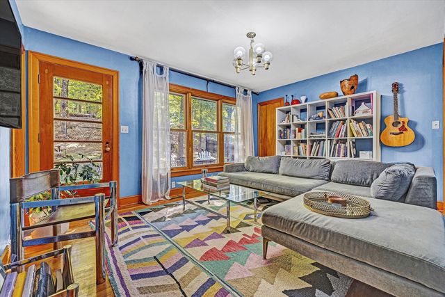 2673 Parkview DR, Vinton, VA 24179