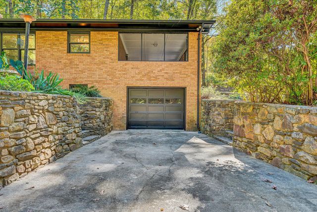 2673 Parkview DR, Vinton, VA 24179