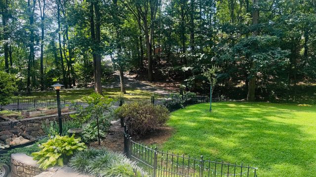 2673 Parkview DR, Vinton, VA 24179