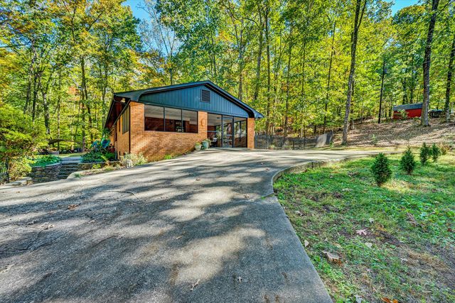 2673 Parkview DR, Vinton, VA 24179