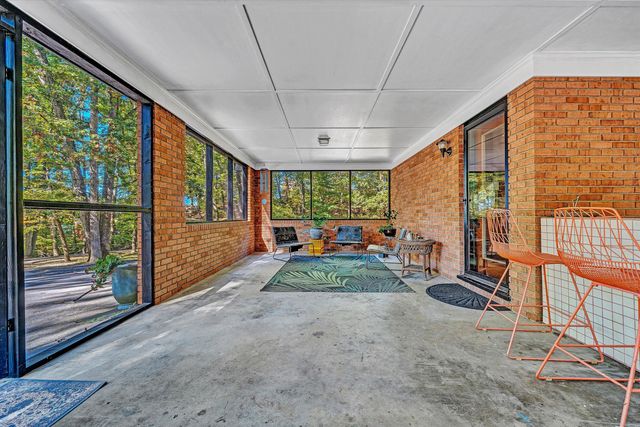 2673 Parkview DR, Vinton, VA 24179