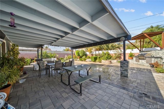 10111 Elkwood, Sun Valley, CA 91352