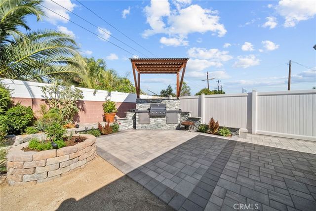 10111 Elkwood, Sun Valley, CA 91352