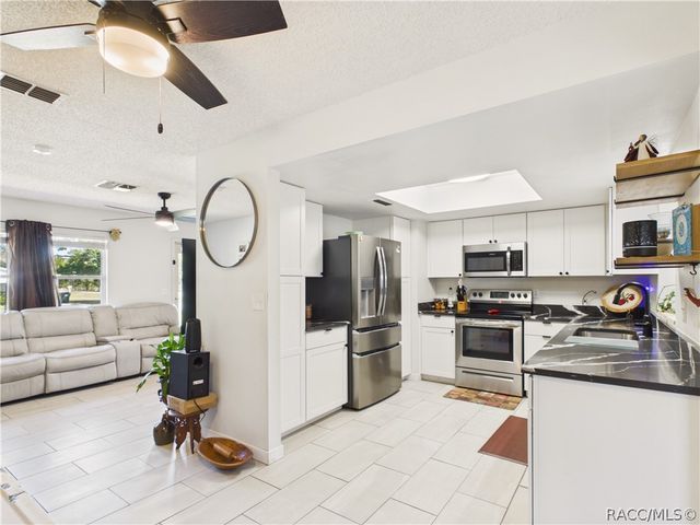 7085 S Sesame Street Terrace, Homosassa, FL 34446