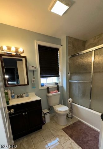 93 Howard St, Irvington Twp., NJ 07111