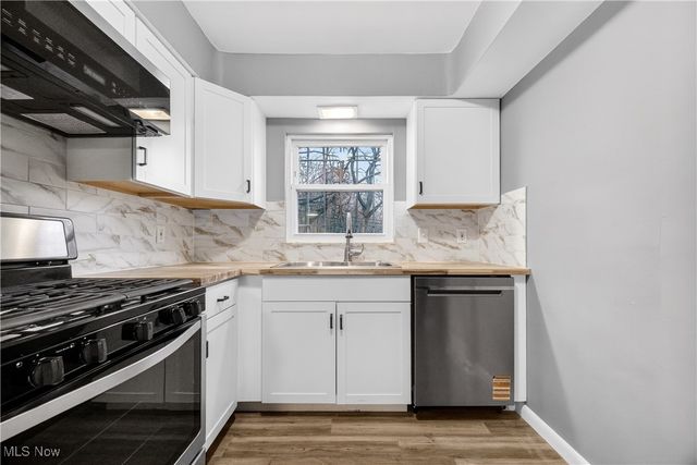 1090 Hillstone Road, Cleveland Heights, OH 44121