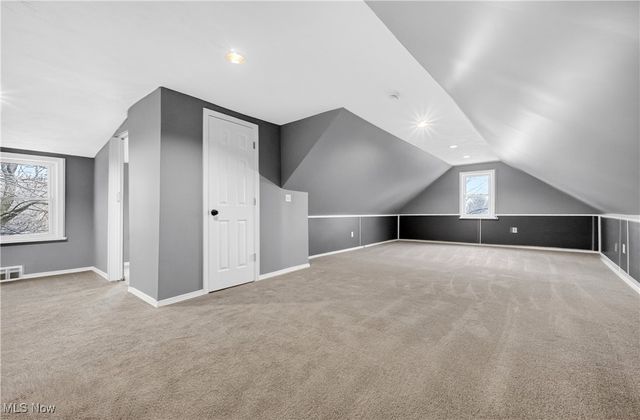 1090 Hillstone Road, Cleveland Heights, OH 44121