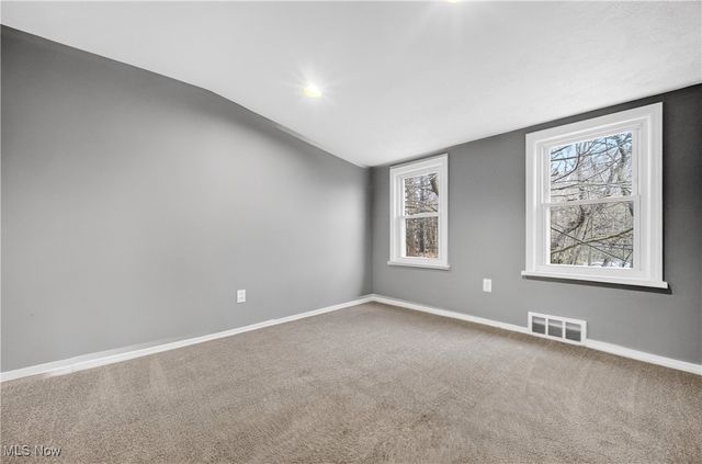 1090 Hillstone Road, Cleveland Heights, OH 44121