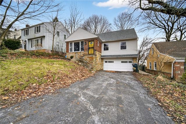 1090 Hillstone Road, Cleveland Heights, OH 44121