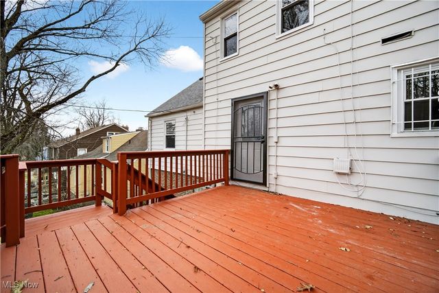 1090 Hillstone Road, Cleveland Heights, OH 44121