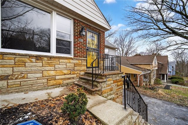1090 Hillstone Road, Cleveland Heights, OH 44121