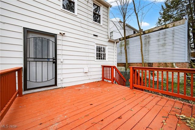 1090 Hillstone Road, Cleveland Heights, OH 44121