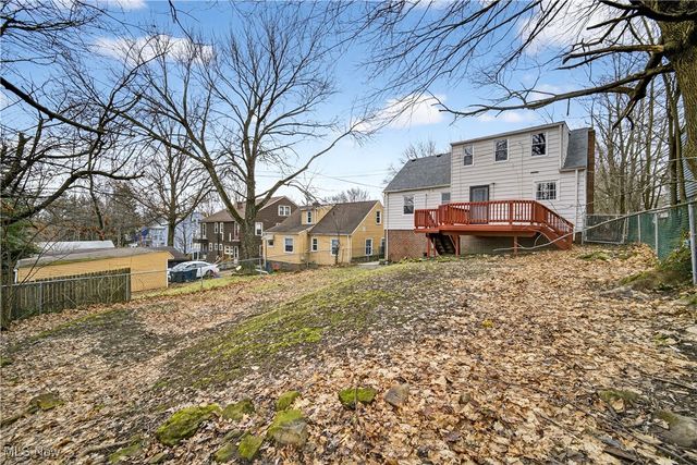 1090 Hillstone Road, Cleveland Heights, OH 44121