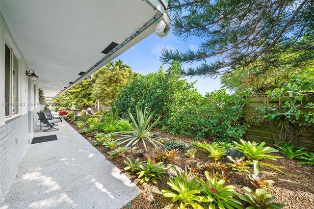 208 NE 4th St, Hallandale Beach, FL 33009