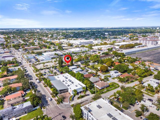 208 NE 4th St, Hallandale Beach, FL 33009