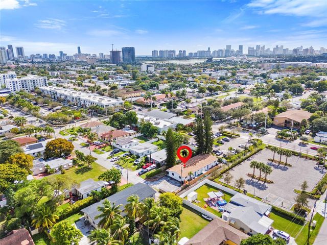 208 NE 4th St, Hallandale Beach, FL 33009