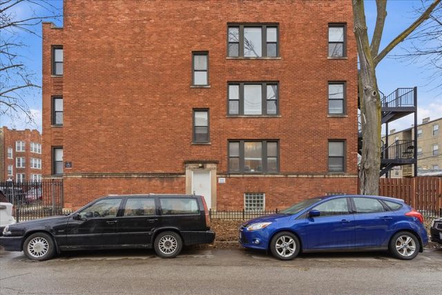 2032 W Birchwood Avenue, Chicago, IL 60645
