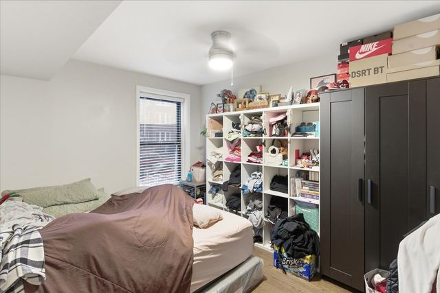 2032 W Birchwood Avenue, Chicago, IL 60645