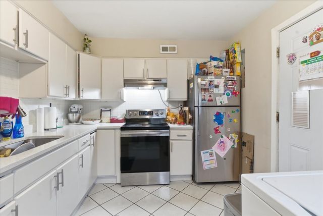 2032 W Birchwood Avenue, Chicago, IL 60645