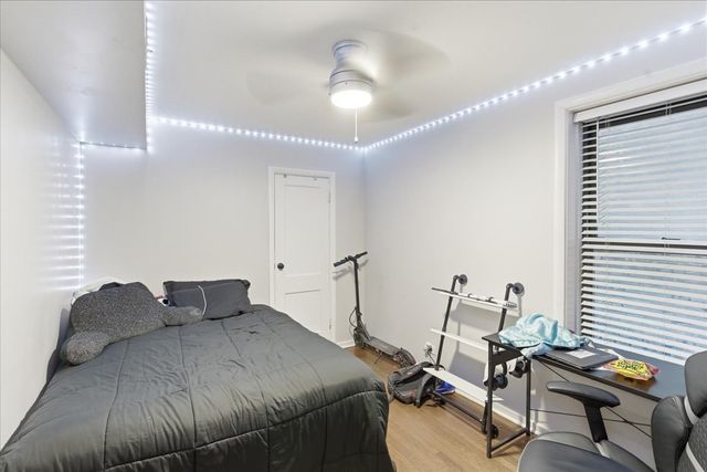 2032 W Birchwood Avenue, Chicago, IL 60645