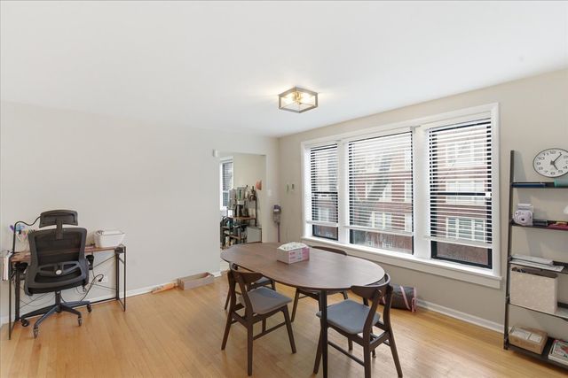 2032 W Birchwood Avenue, Chicago, IL 60645