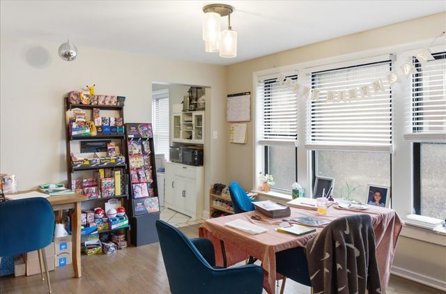 2032 W Birchwood Avenue, Chicago, IL 60645