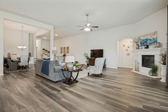 217 Castle Creek Drive, Red Oak, TX 75154