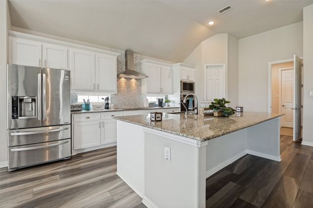 217 Castle Creek Drive, Red Oak, TX 75154