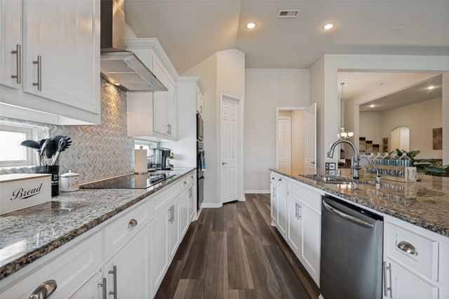 217 Castle Creek Drive, Red Oak, TX 75154