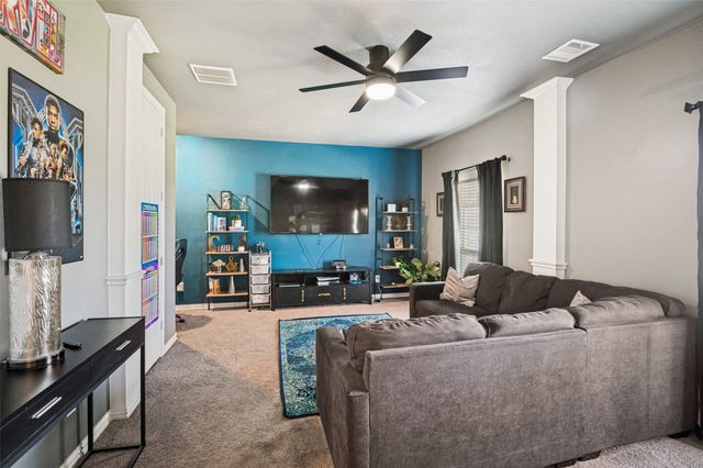 217 Castle Creek Drive, Red Oak, TX 75154