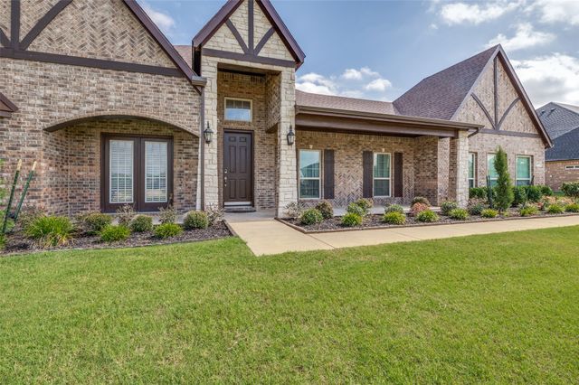 217 Castle Creek Drive, Red Oak, TX 75154