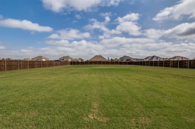 217 Castle Creek Drive, Red Oak, TX 75154