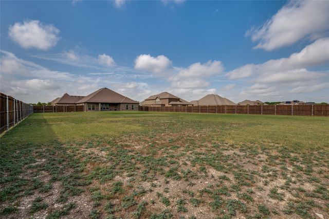 217 Castle Creek Drive, Red Oak, TX 75154