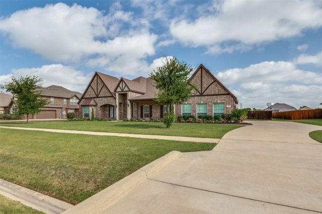 217 Castle Creek Drive, Red Oak, TX 75154