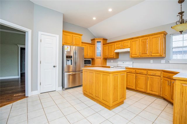 3800 SE 8th Street, Bentonville, AR 72712