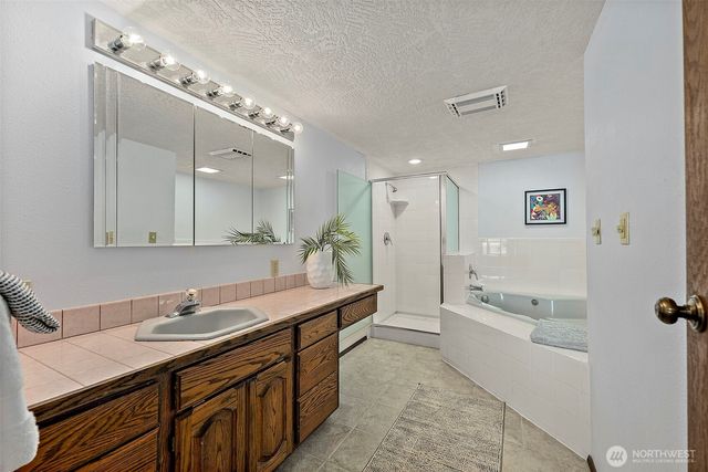 130 E Old Winery Road, Shelton, WA 98584