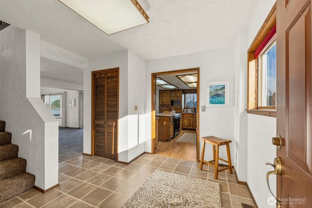 130 E Old Winery Road, Shelton, WA 98584