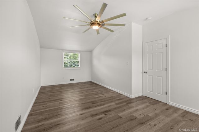 4 Bunny Lane, East Setauket, NY 11733