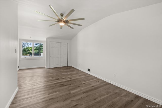 4 Bunny Lane, East Setauket, NY 11733