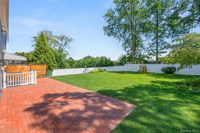 4 Bunny Lane, East Setauket, NY 11733