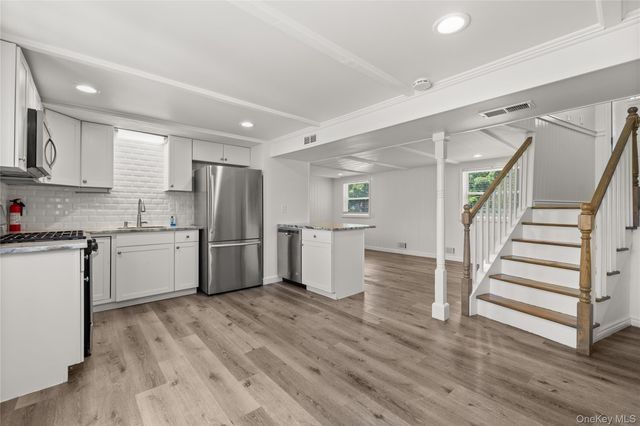 4 Bunny Lane, East Setauket, NY 11733