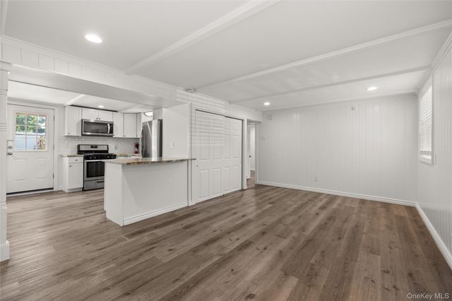 4 Bunny Lane, East Setauket, NY 11733