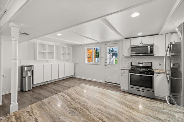 4 Bunny Lane, East Setauket, NY 11733