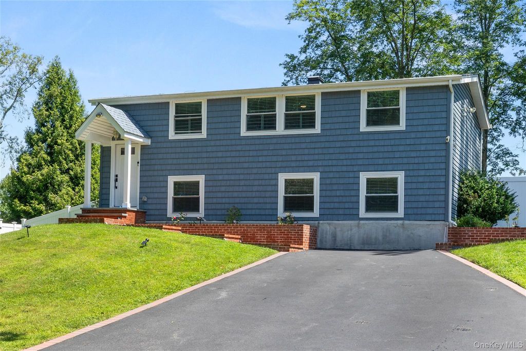 4 Bunny Lane, East Setauket, NY 11733