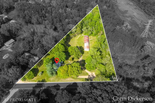 10860 Douglas Avenue, Plainwell, MI 49080